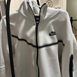 Nike Tech Fleece (white and black)